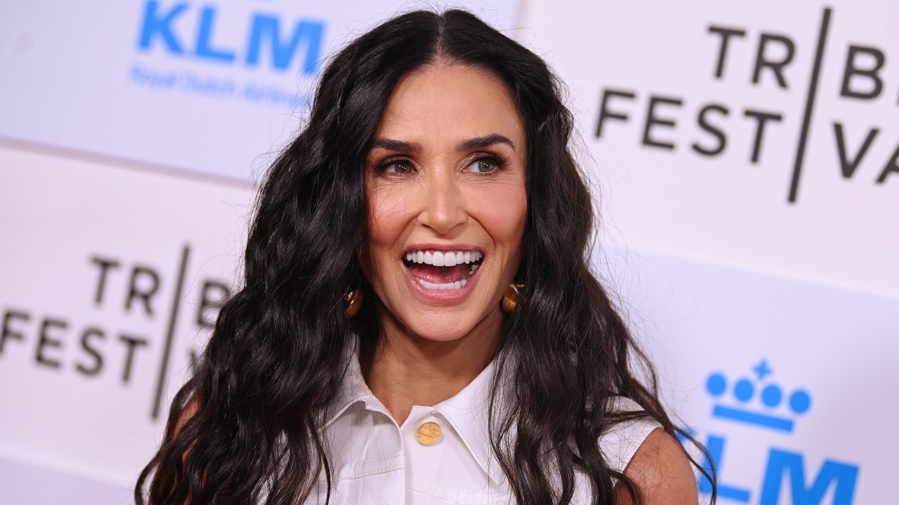 Demi Moore Discusses Love Life and Dogs