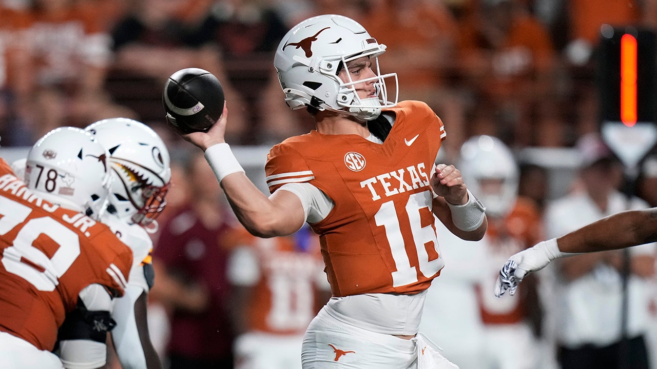 Arch Manning’s uncle gets last laugh after Texas quarterback wins in 1st collegiate start