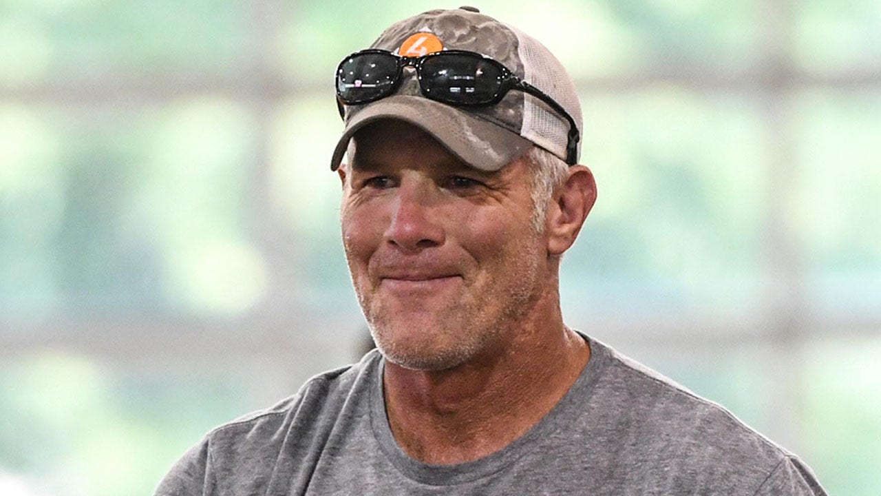 NFL legend Brett Favre takes ‘simple’ stance on voters in US elections