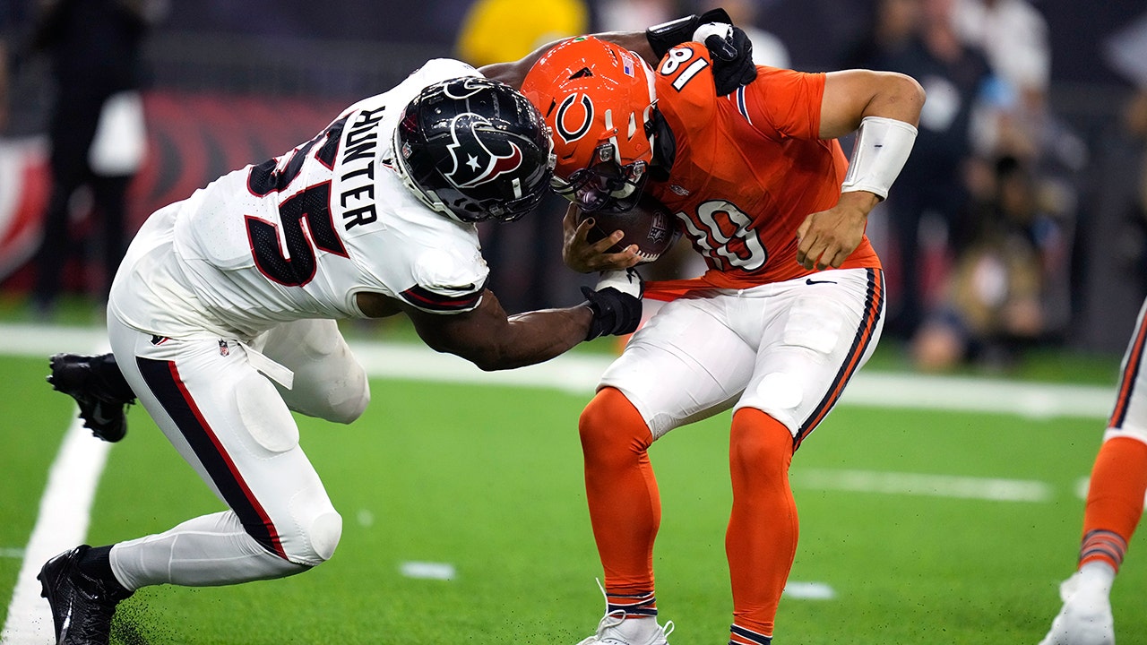 Texans’ defense produces havoc for Bears rookie Caleb Williams in triumph