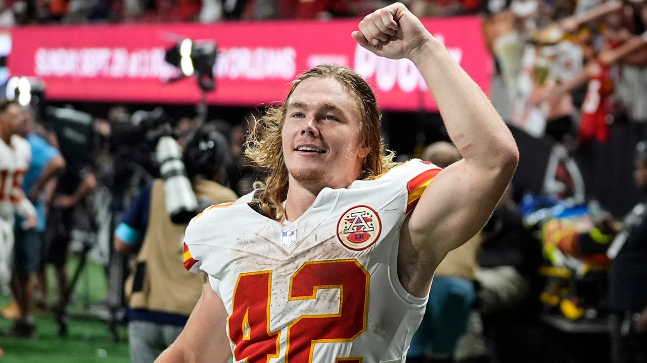 Chiefs’ Carson Steele picks playing in NFL ‘every day of the week’ as family watches from sister’s wedding