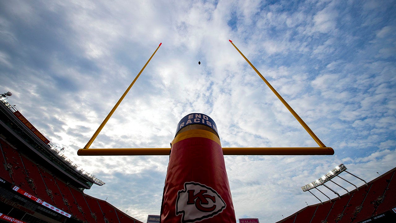 Before the Chiefs’ game against the Ravens, the black national anthem was sung, which sparked strong reactions