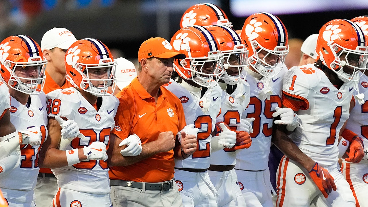 Ex-NFL star criticizes Clemson for having too many ‘White dudes’ on football team