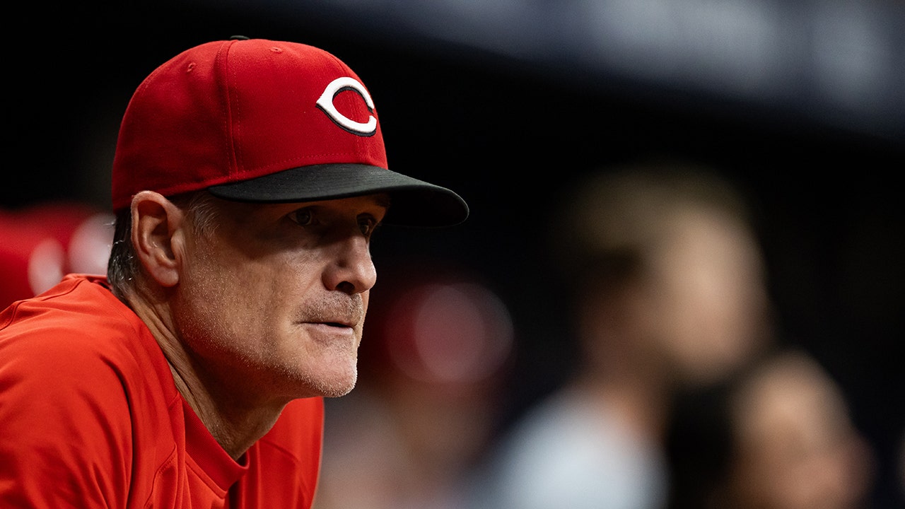 Reds release David Bell five games before the end of the regular season