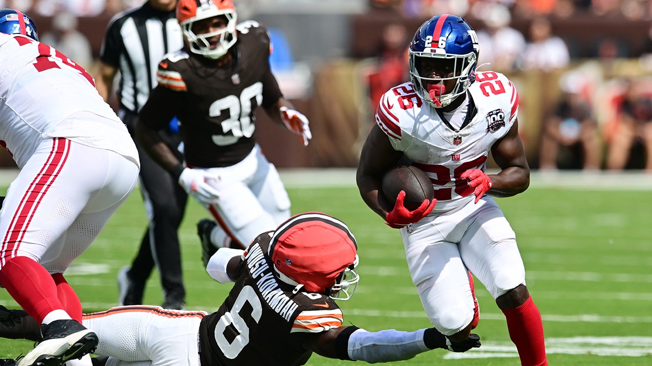 Giants’ Devin Singletary makes late-game decision to avoid touchdown causing brutal bad beat for bettors