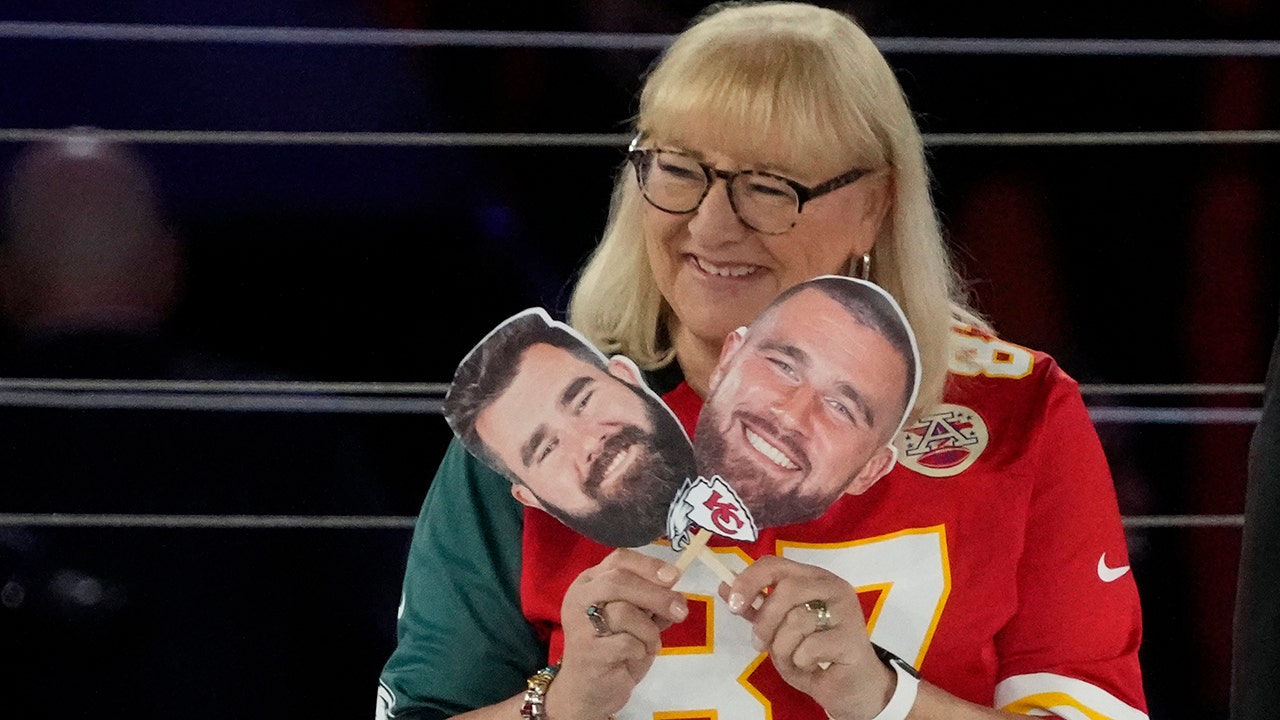 Donna Kelce hits back at critics of son amid Chiefs star’s slow start