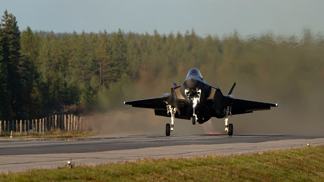 U.S. F-35 Jets Land on Finnish Highway