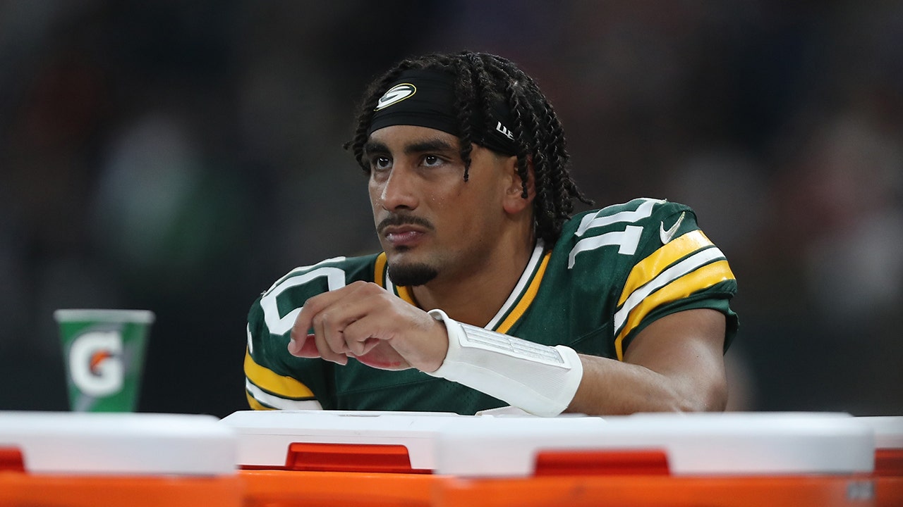 Packers’ Jordan Love possibly suffered MCL injury, likely avoided ACL damage, more testing ahead: report