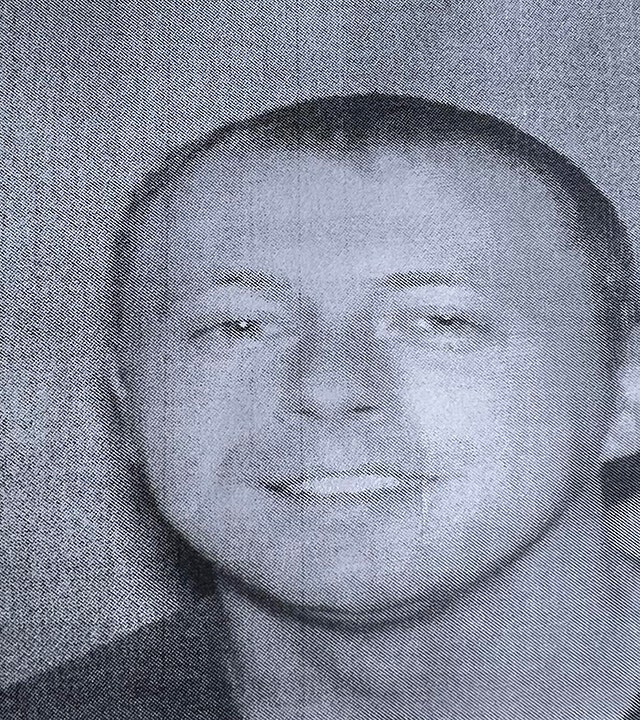 Kentucky police recover SUV, AR-15 in manhunt for shooter