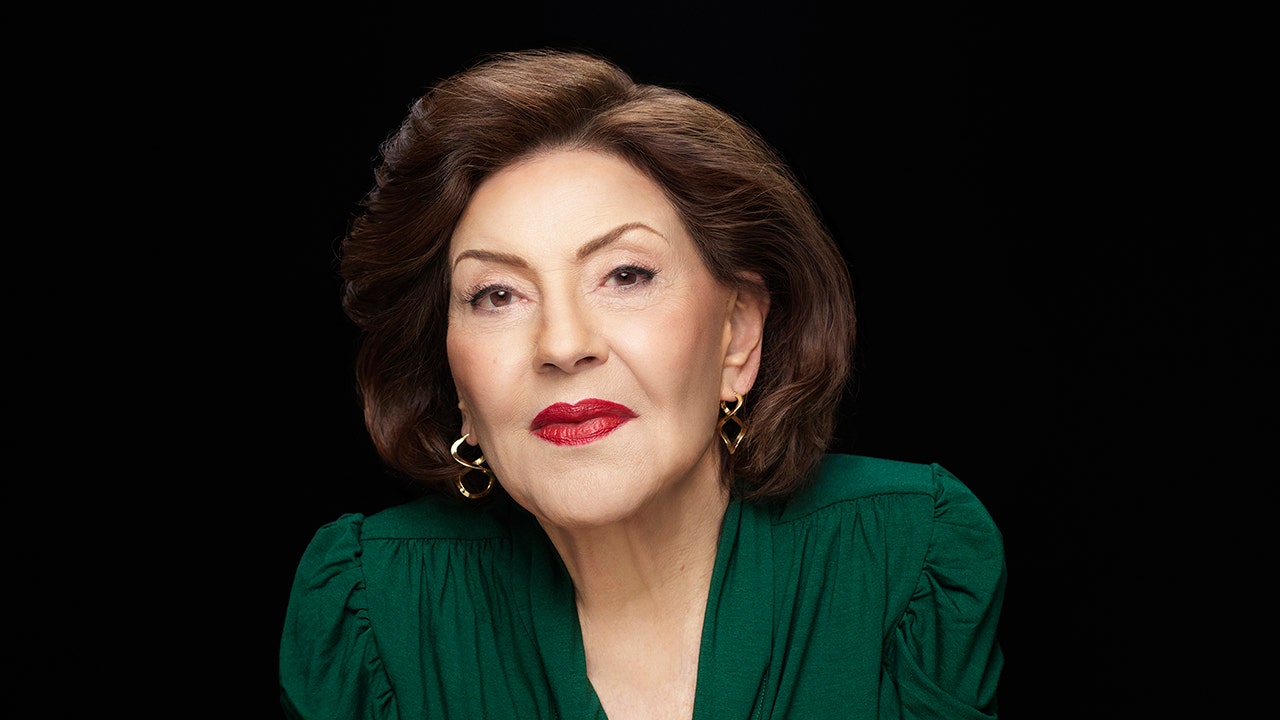 'Dirty Dancing' star Kelly Bishop details affair with married man before finding her true love