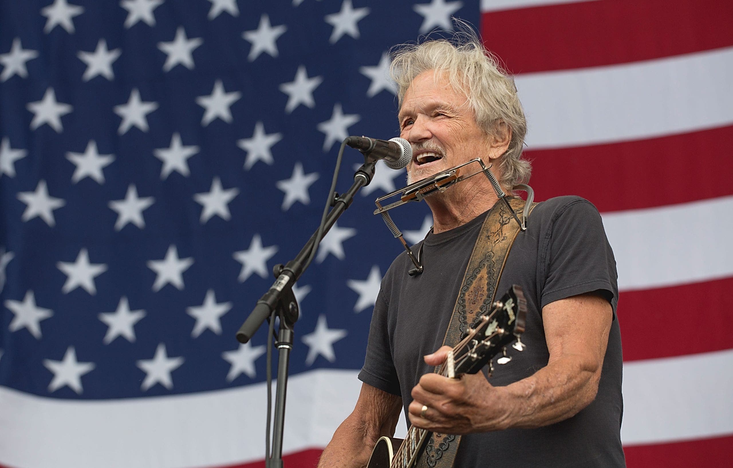 Kris Kristofferson, country music legend, dead at 88