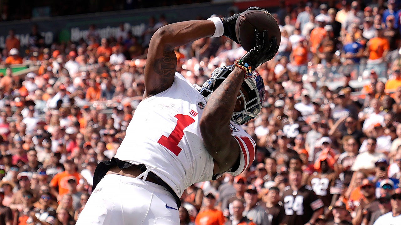 Giants rookie Malik Nabers makes NFL history with 2 touchdowns in the first half against the Browns