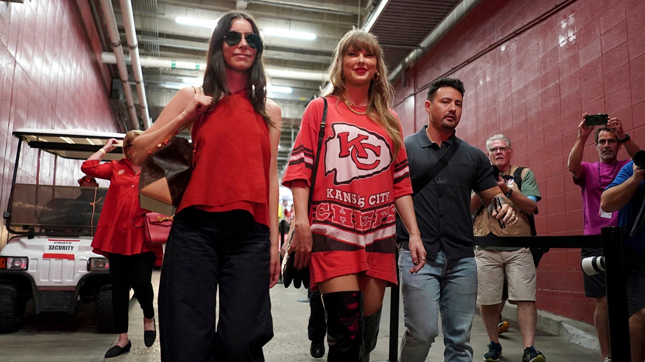 Taylor Swift arrives at Chiefs-Bengals game after Harris endorsement, Trump criticism