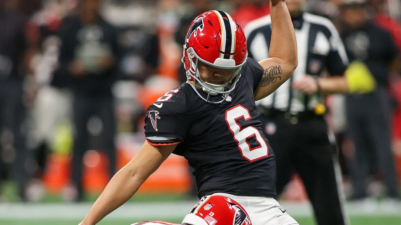 Younghoe Koo of the Falcons kicks his career-high field goal to beat the Saints