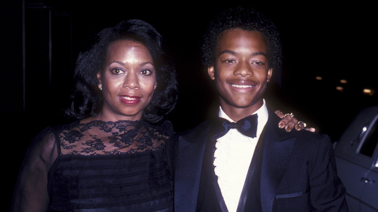 Bintang ‘Diff’rent Strokes’ Todd Bridges mengungkapkan kata-kata terakhirnya kepada ibunya, aktris ‘Good Times’ Betty A Bridges