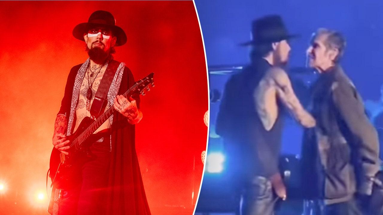 Jane’s Addiction guitarist Dave Navarro apologizes to crew members