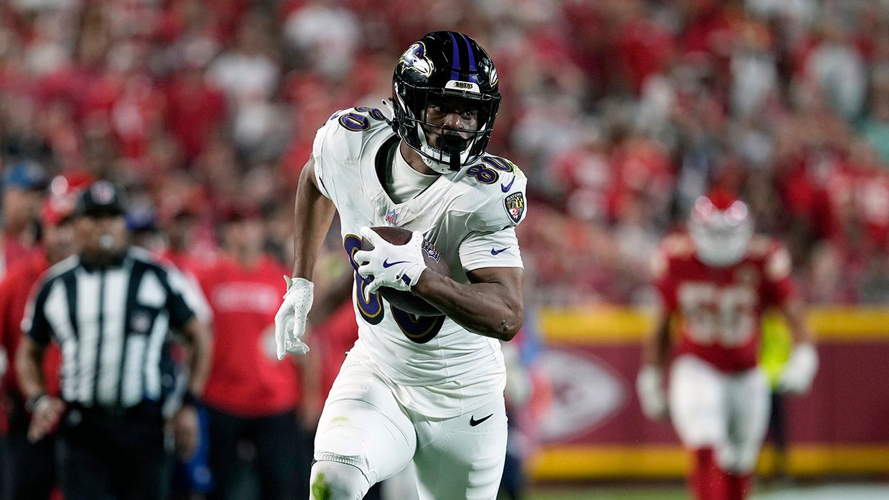 Ravens’ Isaiah Likely shouts profanities at heckling fan after obviousurned touchdown results in brutal loss