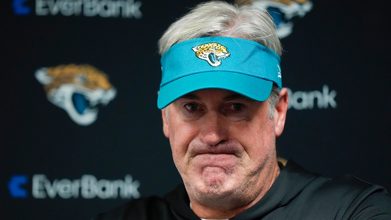 Jaguars’ Doug Pederson noncommittal on Trevor Lawrence after Bills’ beatdown: ‘Everything’s on the table’