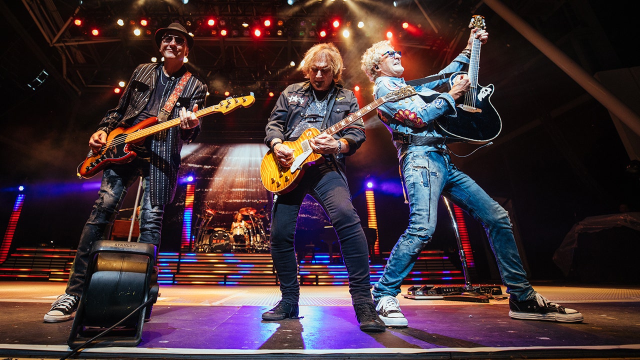 REO Speedwagon to quit touring due to 'complex situation'