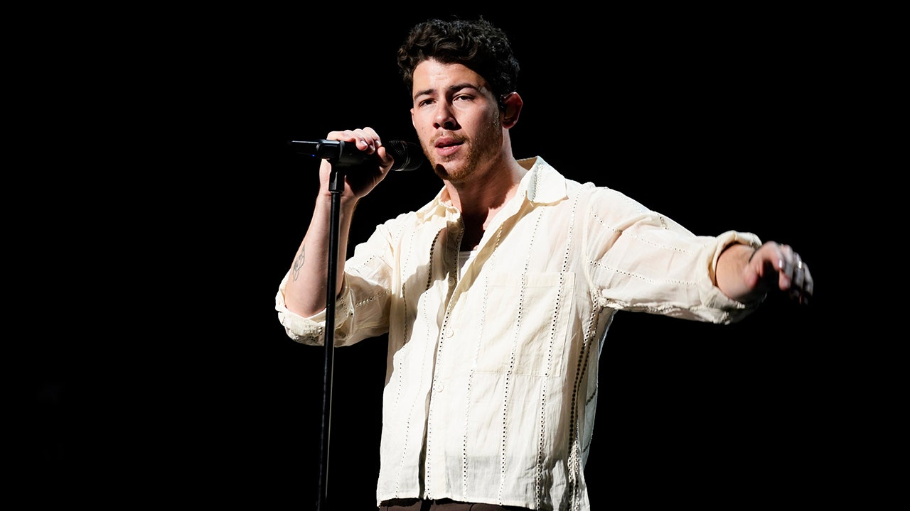 Nick Jonas runs off concert stage in Prague after laser is pointed at him