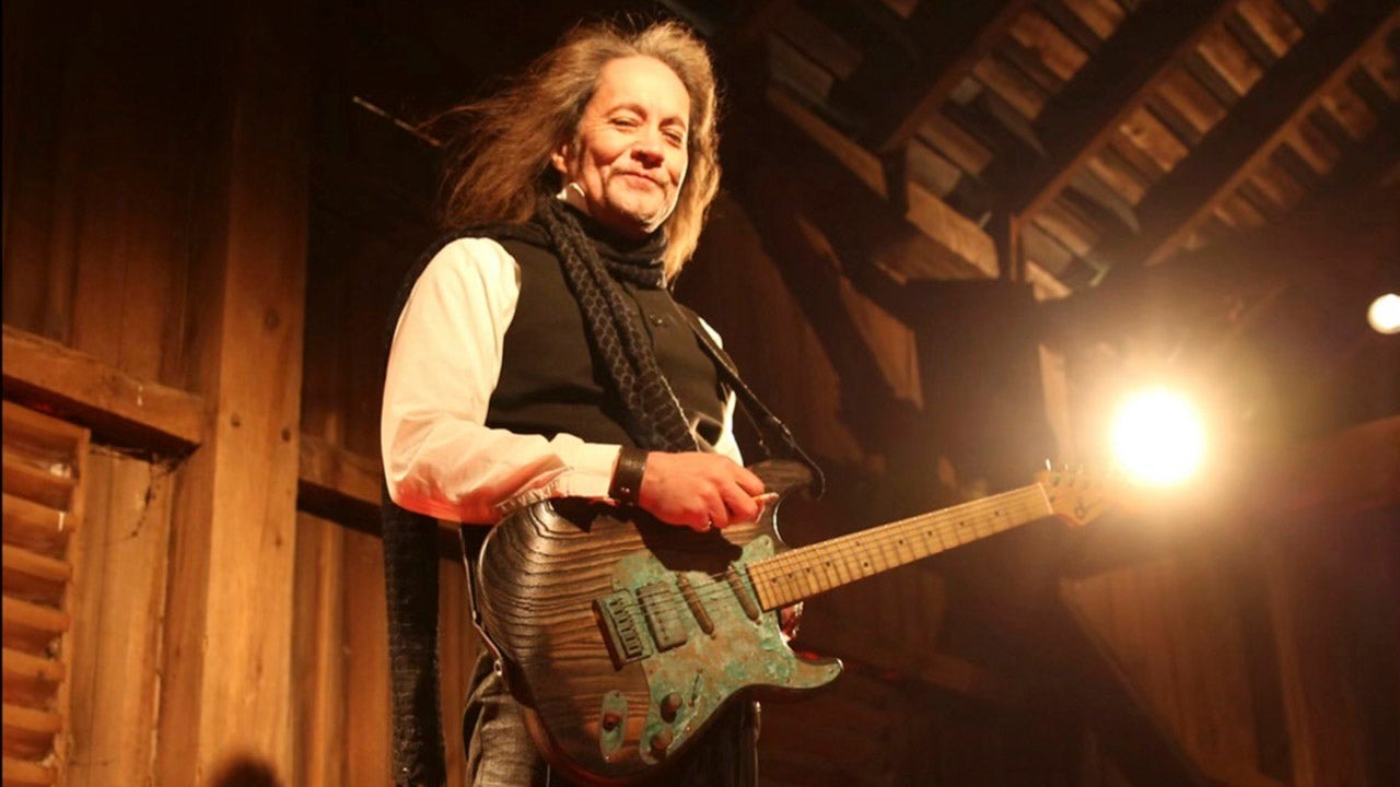 Jake E. Lee comparte una actualización de salud, aclara que recibió 3 ...