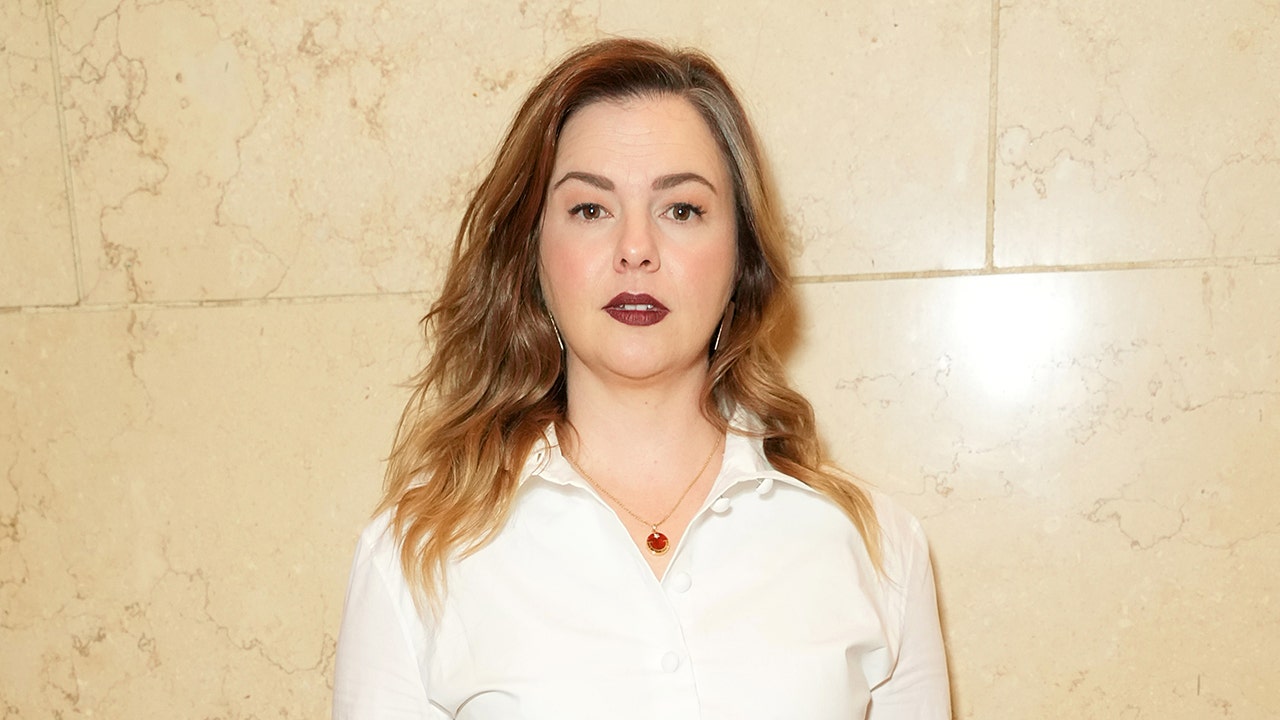 Amber Tamblyn questions getting plastic surgery as a preteen despite being a ‘fiery young feminist’