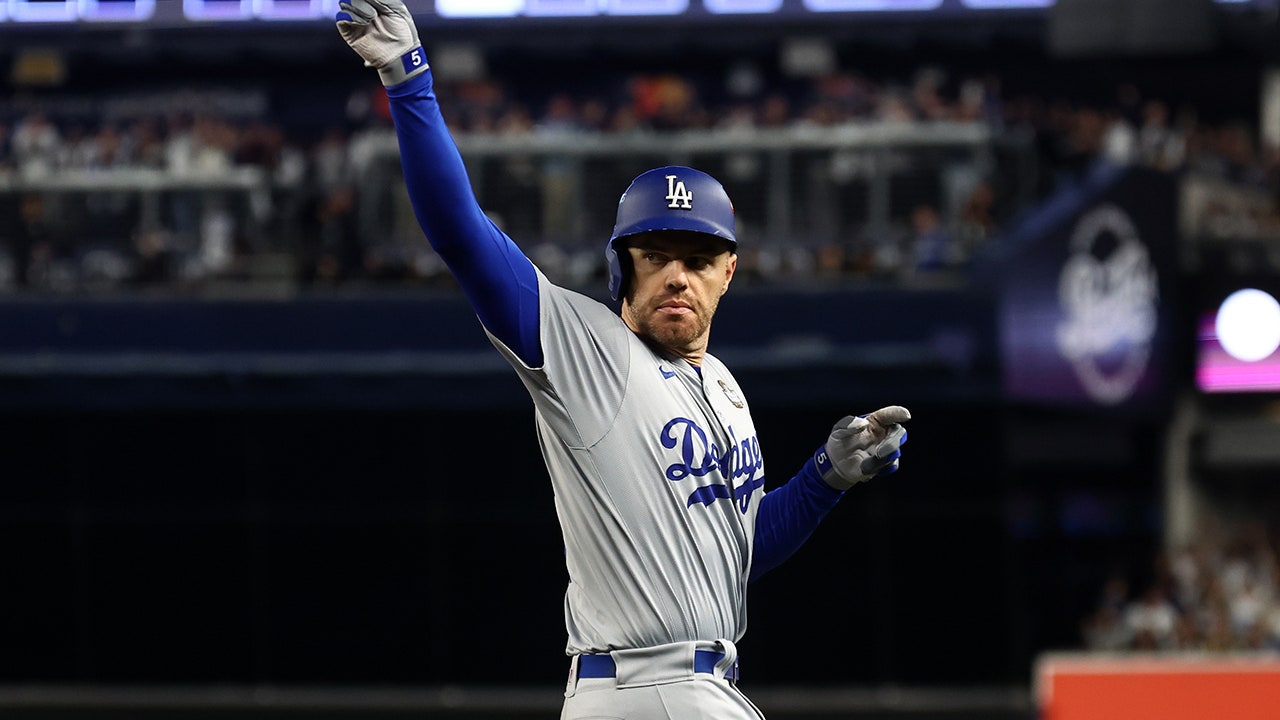 Yankees fan taunts Freddie Freeman, whose mom died of melanoma, during cancer moment of silence