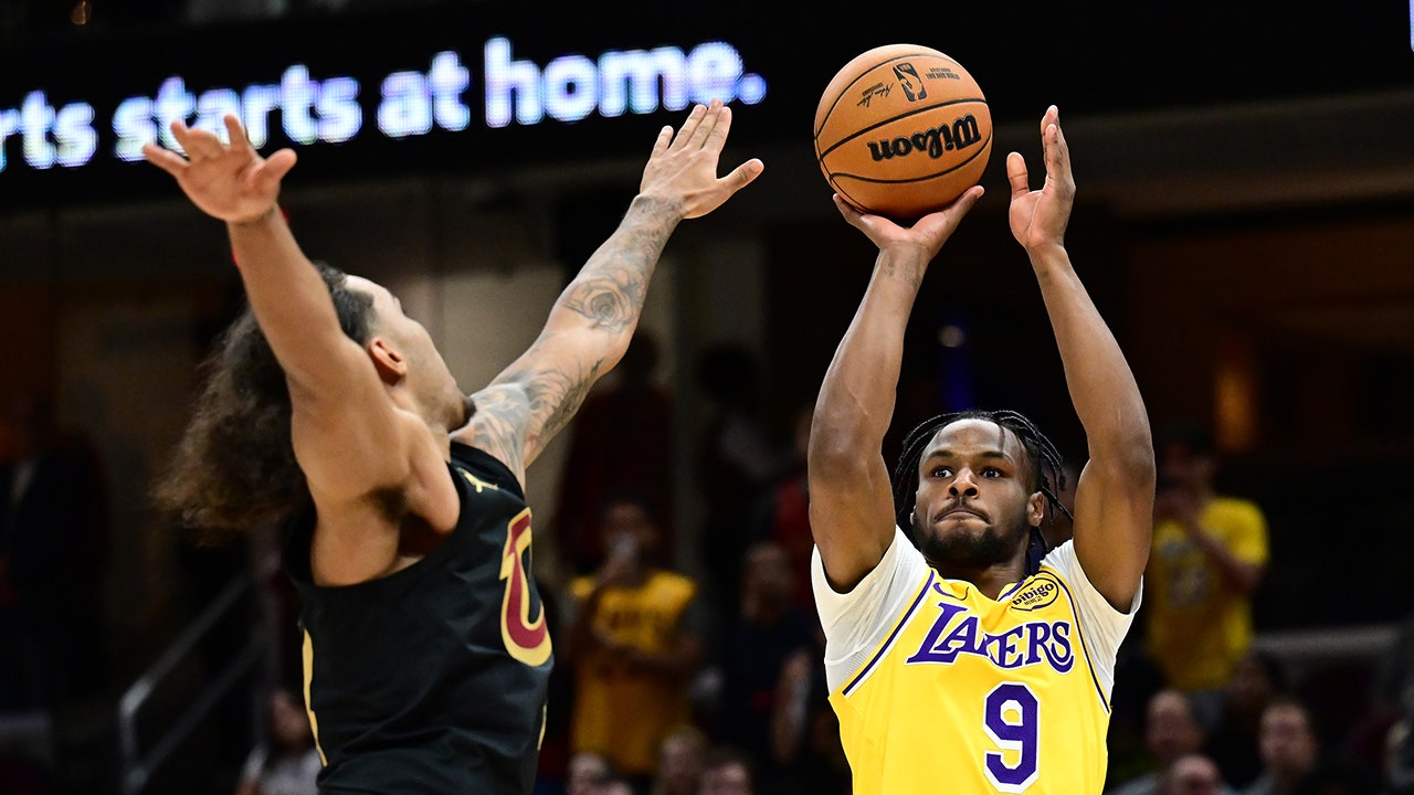 Lakers’ Bronny James scores 1st career NBA points in Cleveland