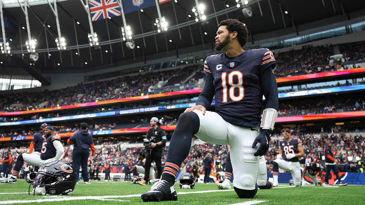 The Bears’ Caleb Williams inexplicably throws the pass off his teammate’s facemask