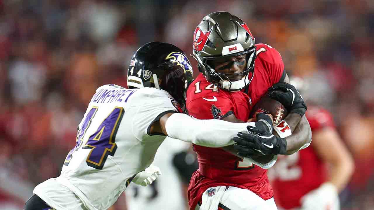 Bucs star Chris Godwin suffers a serious ankle injury. The broadcast will not be shown in the loss to the Ravens