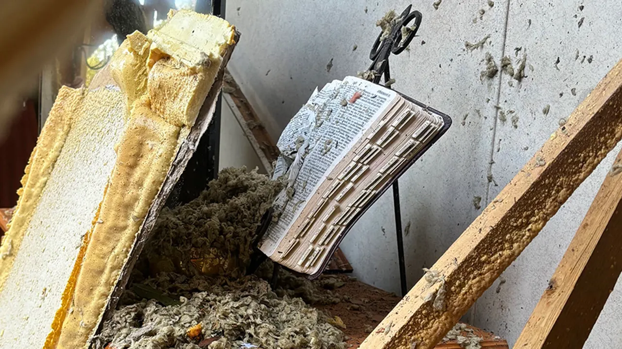 Woman’s Bible withstands hurricane after storm destroys her home