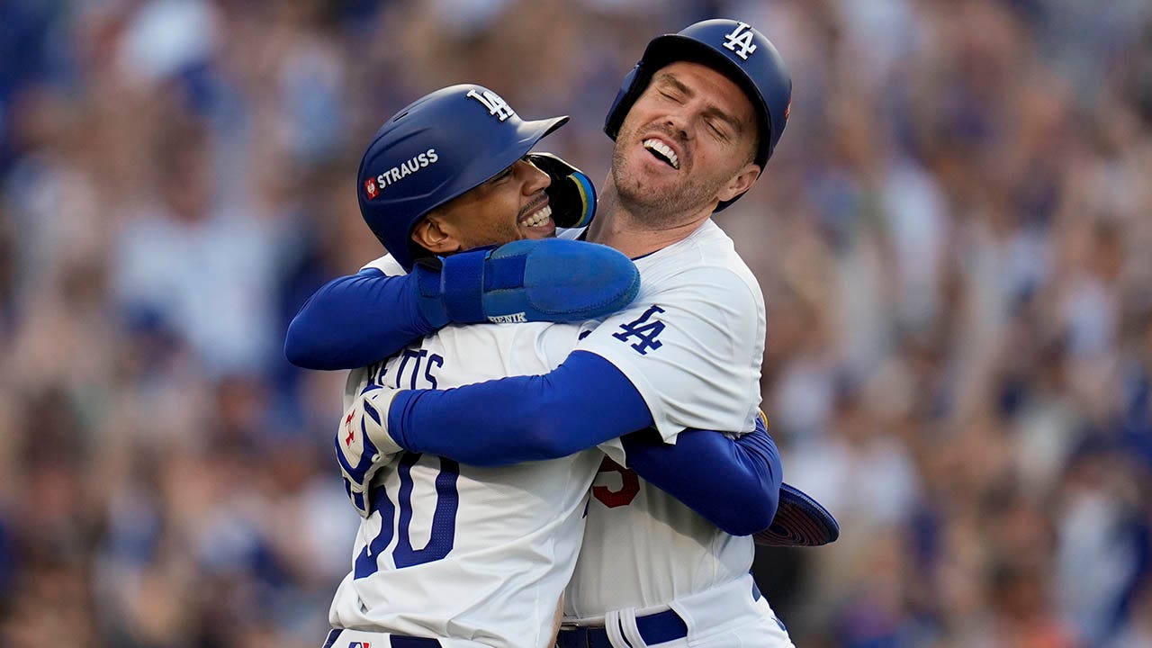 The Dodgers use timely hits to support Jack Flaherty’s gem in the NLCS opener against the Mets