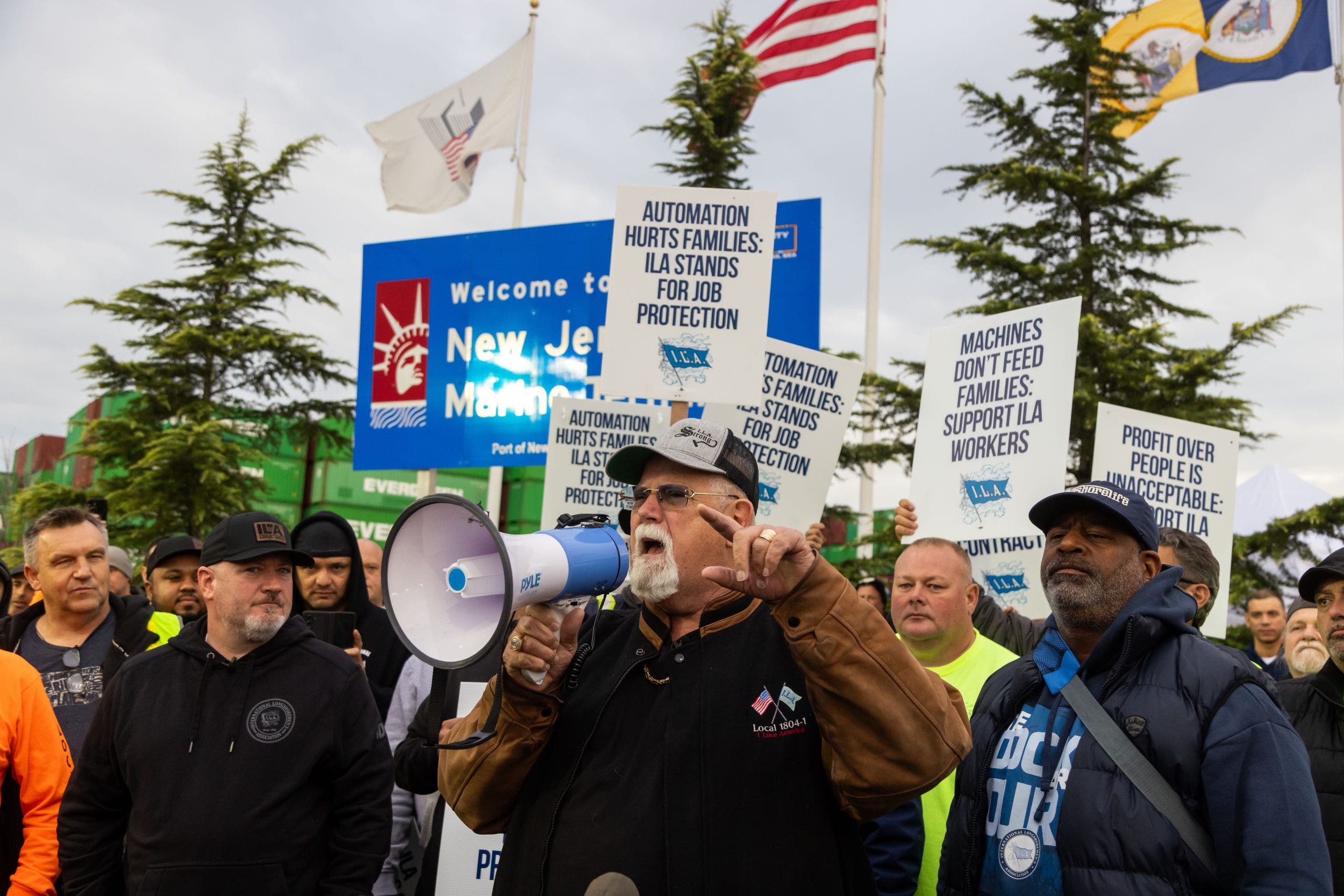 'Panic buying begins' TikTok users show port strike fears sparked