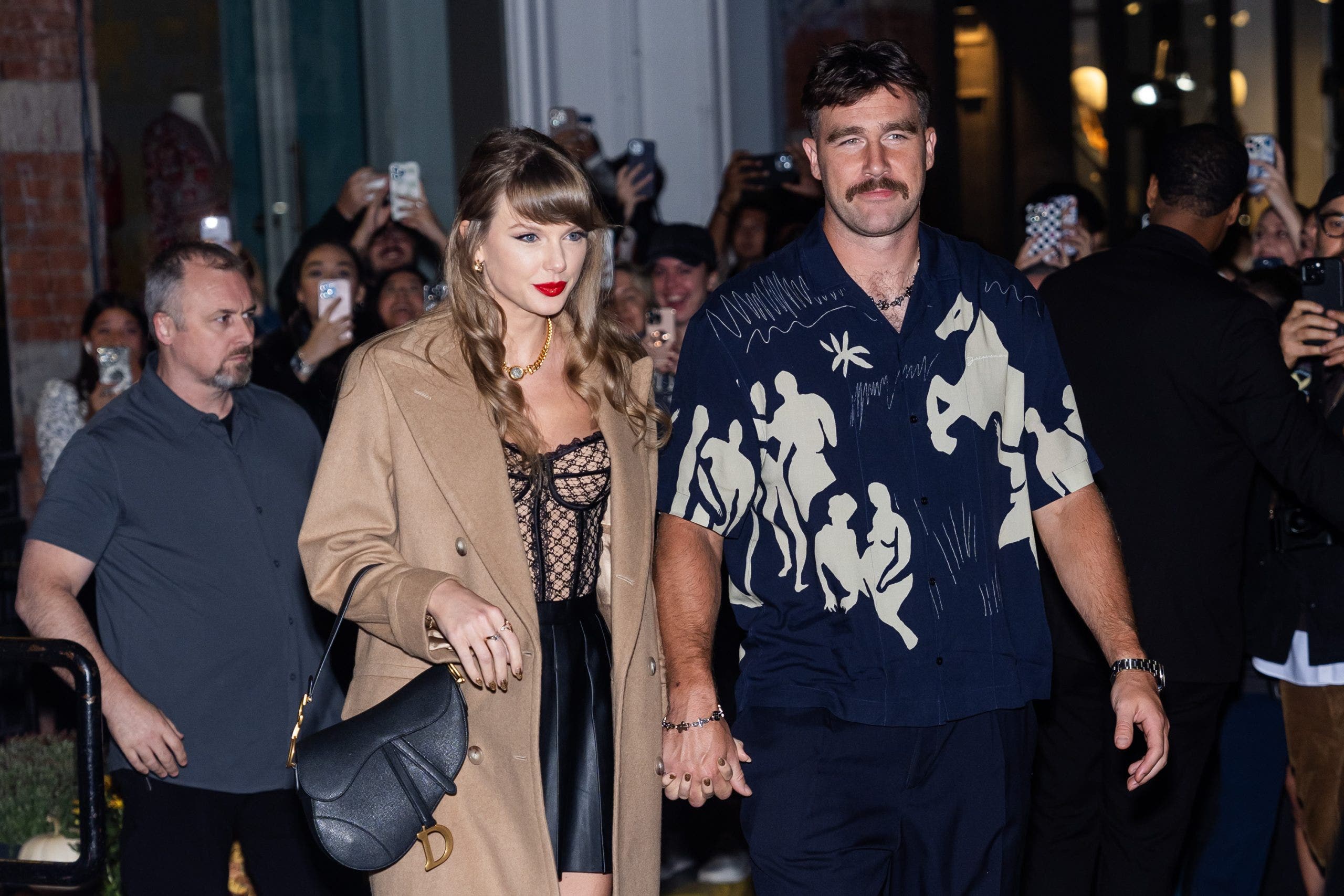 Taylor Swift and Travis Kelce were accompanied by celebrity friends Blake Lively and Ryan Reynolds at dinner in New York. (TheStewartofNY/GC Images/Getty Images)