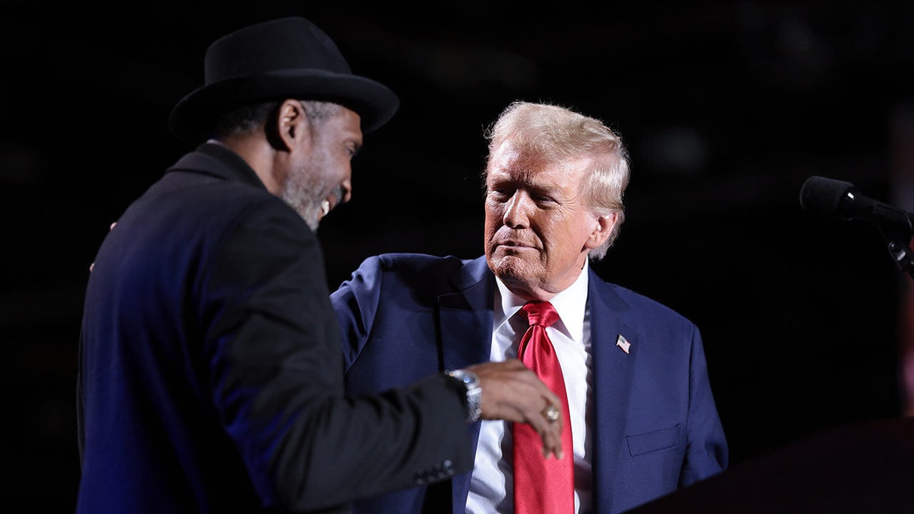 Boxing Hall of Famer Thomas ‘Hitman’ Hearns joins Trump on stage at Detroit rally: ‘This can’t be real’