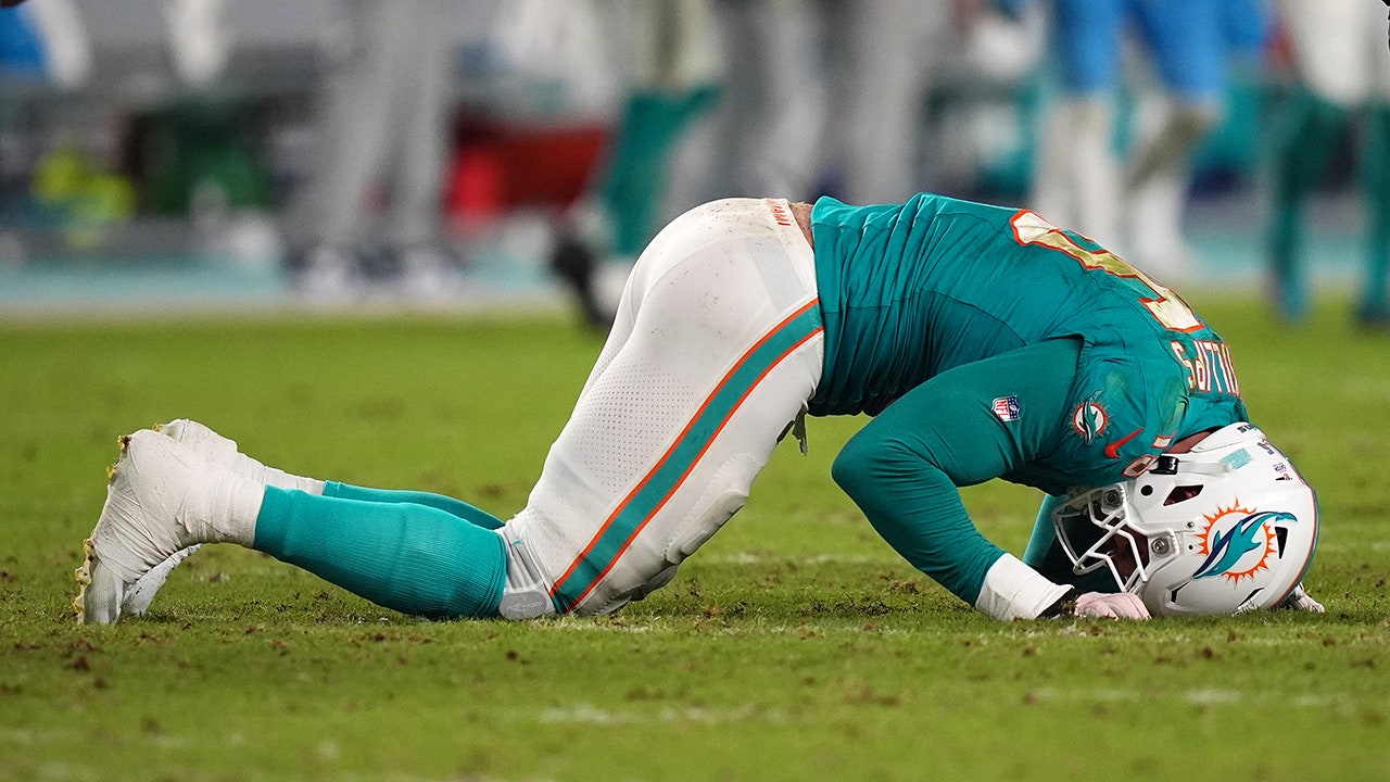 The Dolphins linebacker pens a heartfelt message after suffering a season-ending injury for the second straight season