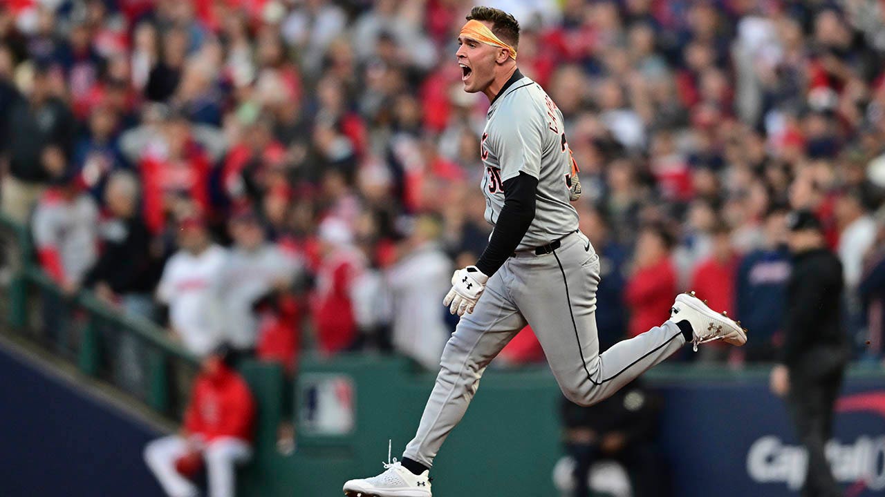 The Tigers’ Kerry Carpenter hits the go-ahead 3-run home run to lead Detroit to a Game 2 win