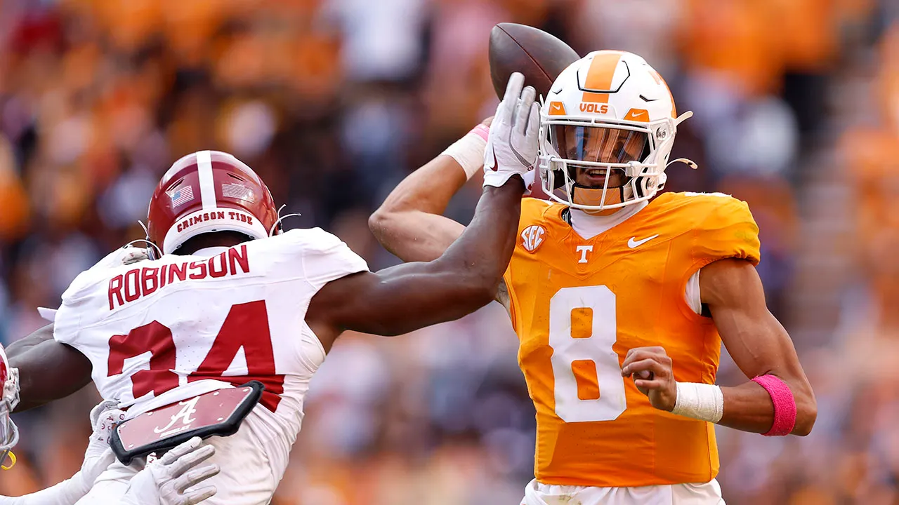 Tennessee derrota a Alabama en un thriller de la SEC, la segunda derrota de la temporada pone en peligro las esperanzas de Crimson Tide en los playoffs