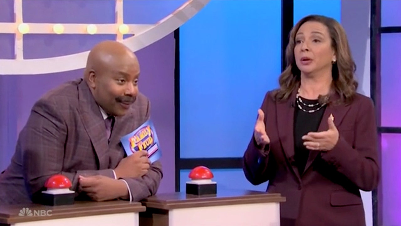 'SNL' takes aim at Kamala Harris' 'middle class family' response during 'Family Feud' skit