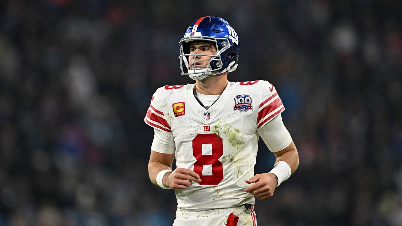 Giants coach Brian Daboll noncommittal on Daniel Jones as quarterback moving forward