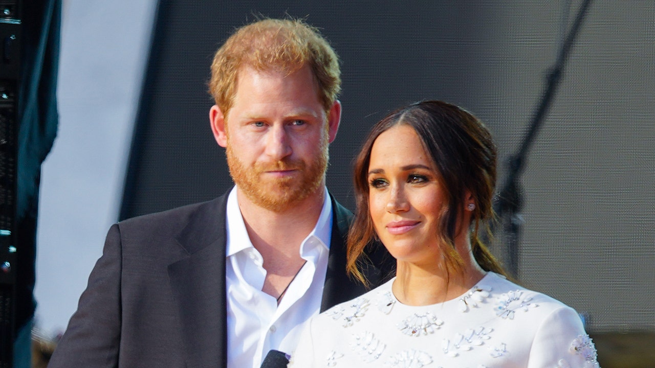 'Suits' insider says Meghan Markle ditching Hollywood for Prince Harry was ‘bold move’