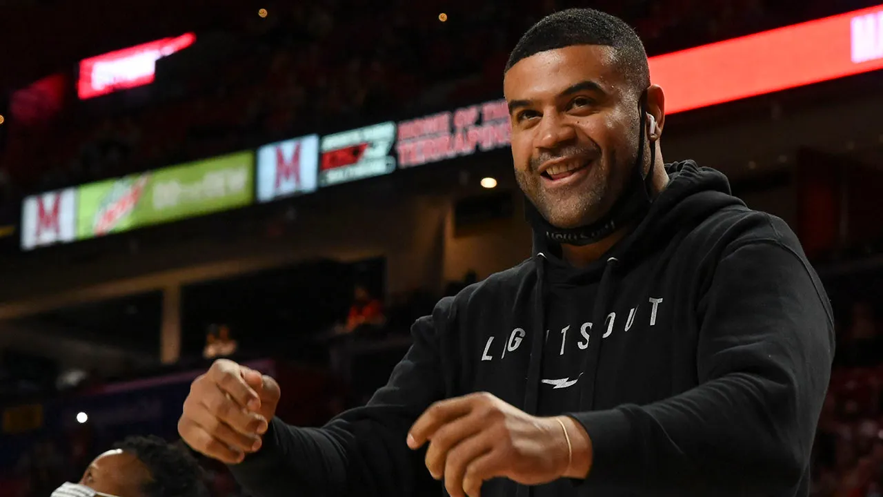 Netflix ‘cannot get away with’ production issues for NFL games, ex-star Shawne Merriman warns