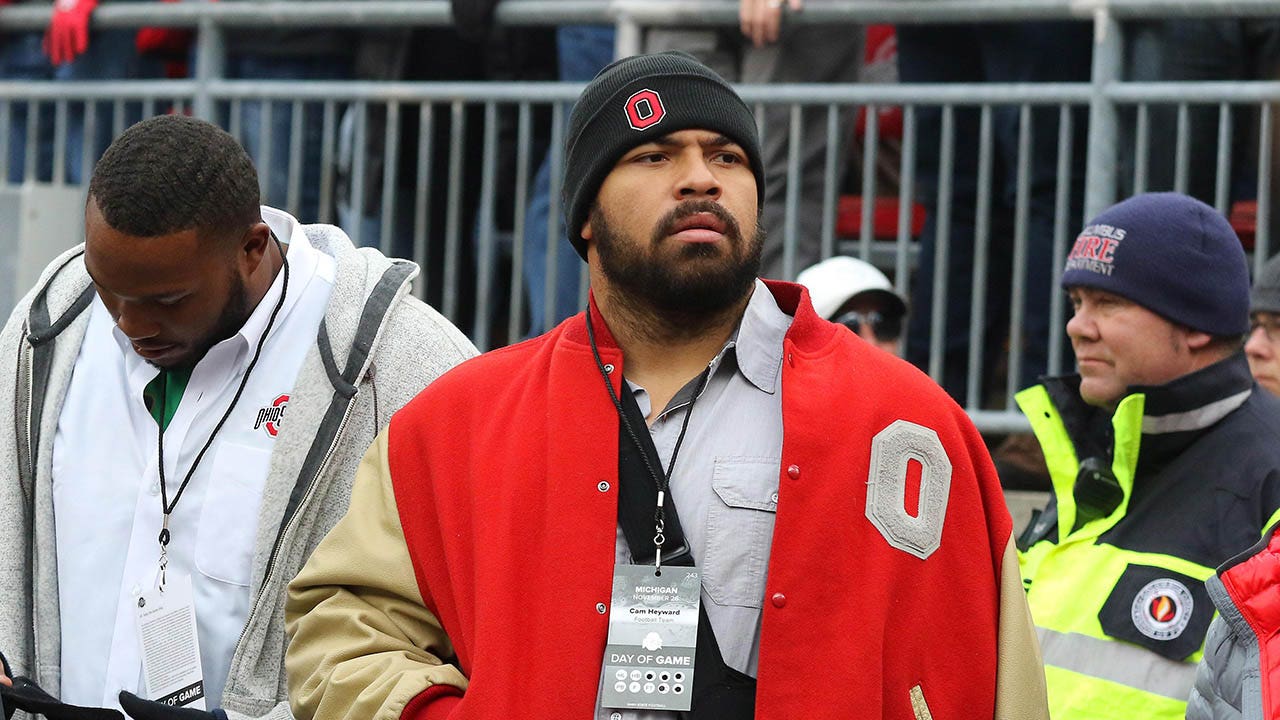 Former Ohio State star Cameron Heyward pays off Michigan bet in brutal way: ‘I feel like an idiot’