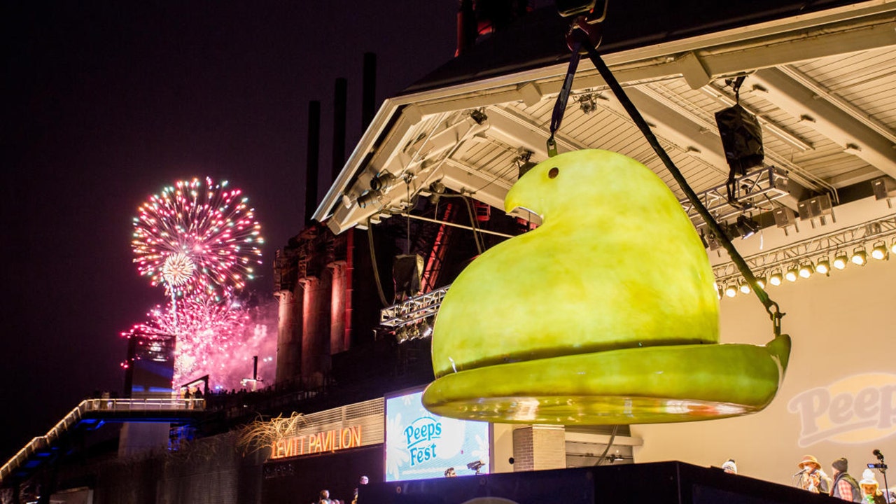 New Year's Eve celebrations across US include 4 'food drops'