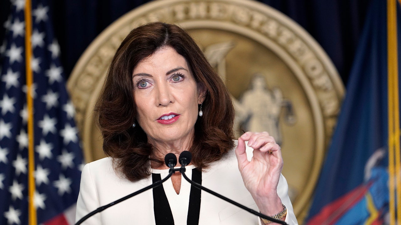 New York Gov. Kathy Hochul seeks expanded involuntary commitment laws over violent crimes on subway