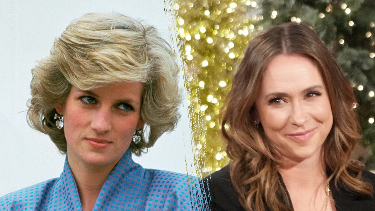 Unveiling the Royal Struggles: Princess Diana’s Holiday Heartaches and Jennifer Love Hewitt’s Battle Against Ageism