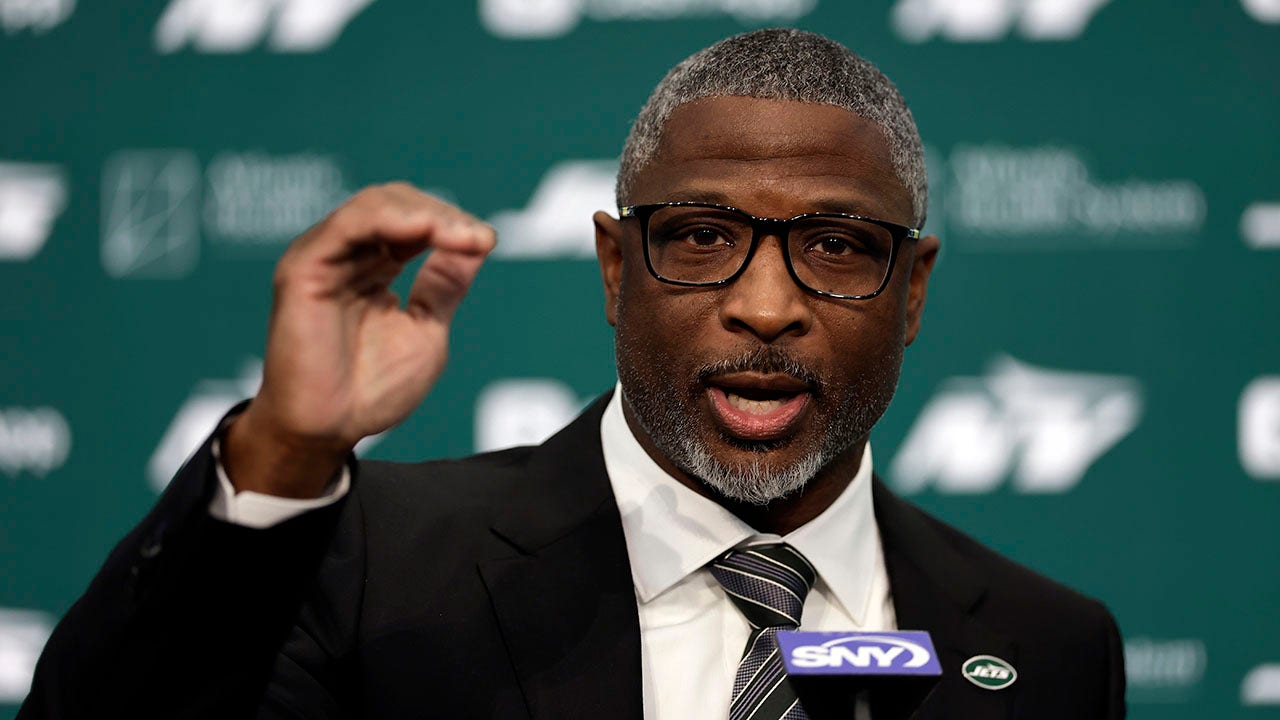 Jets’ new coach Aaron Glenn delivers fiery message to NFL: ‘We’re built for this s—‘