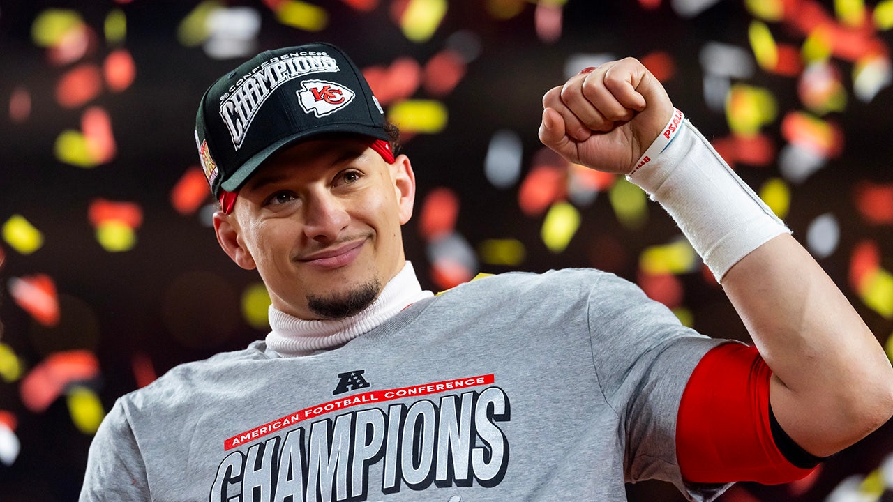 Patrick Mahomes may make ‘argument’ for NFL GOAT with 3rd straight Super Bowl title, legendary kicker says