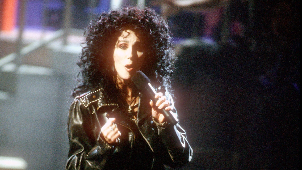 Cher’s Jaw-Dropping ‘Turn Back Time’ Look Shocked Even Her Longtime Designer Friend!