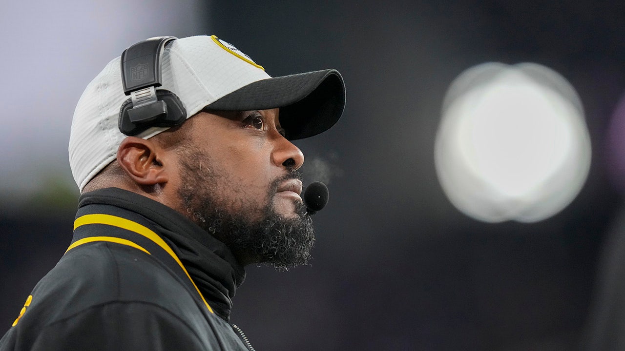 Mike Tomlin refutes claims Steelers are ‘stuck,’ pushes back against potential trade to different team